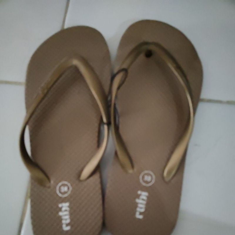 Sandal Rubi
