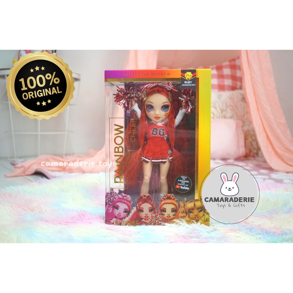 Rainbow High Cheer Ruby Anderson – Red Cheerleader Fashion Doll. Boneka Rainbow High Original