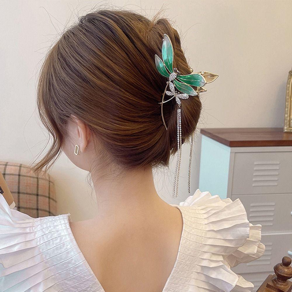 Needway   Capung Rambut Cakar Jepit Rambut Trendi Berongga Hiu Klip Hiasan Kepala Berlian Hair Claw Ponytail Holder Hiasan Kepala Perempuan Gaya Korea Hair Clip