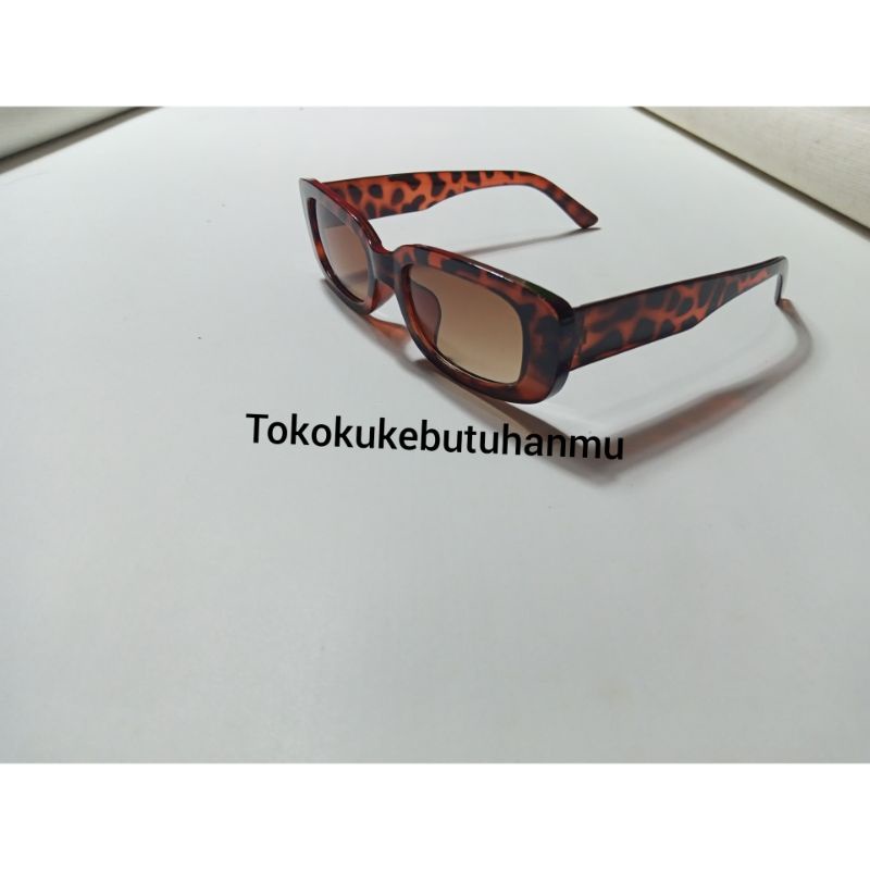 kacamata Korean INS fashion kacamata hitam wanita pria sunglasses kacamata retro kotak