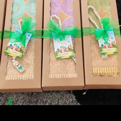 

♪ Parcel hantaran kado sajadah cantik lebaran - Merah Muda ➫