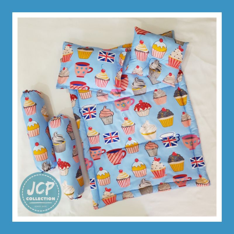 Baby Bedding Set Bedcover Bantal Guling Bayi Bahan Katun Kualitas Premium JCP - Motif BLUE CUPCAKES