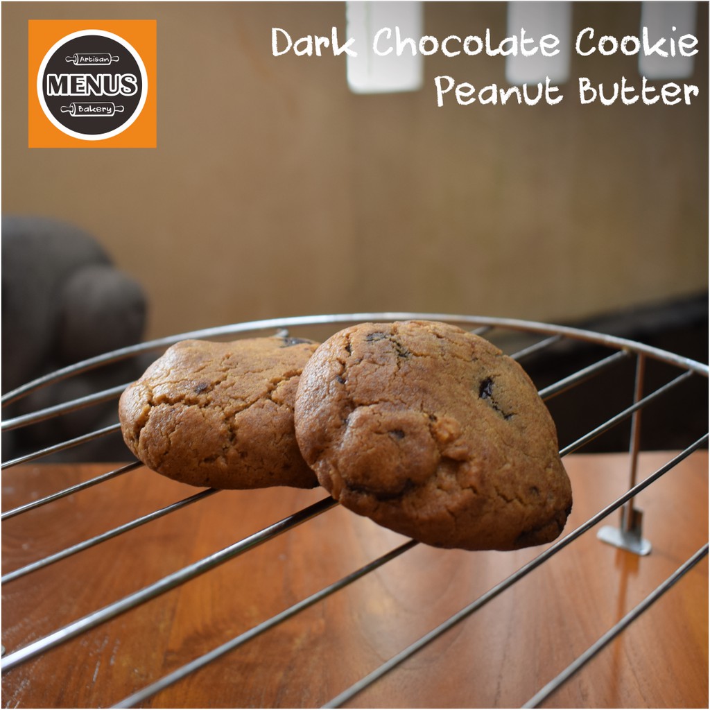 

Soft Baked Dark Chocolate Peanut Butter Cookies (isi 5)