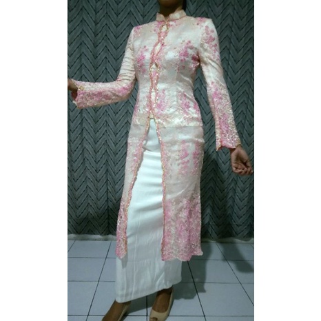 Preloved set kebaya/ kebaya wisuda/ tunangan/ wedding