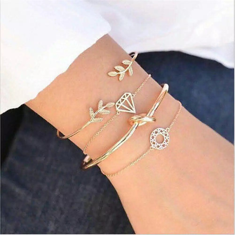 Gelang Wanita Korean Style Vintage 4 Pcs/SET (Harga 1 Set TERMURAH )