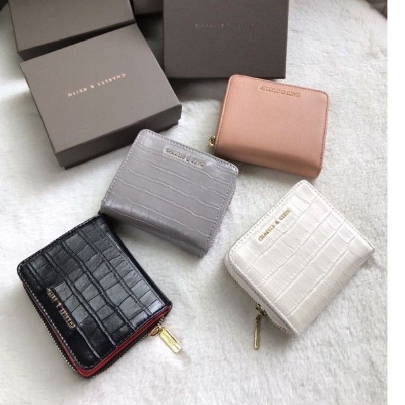 dompet charles n keith