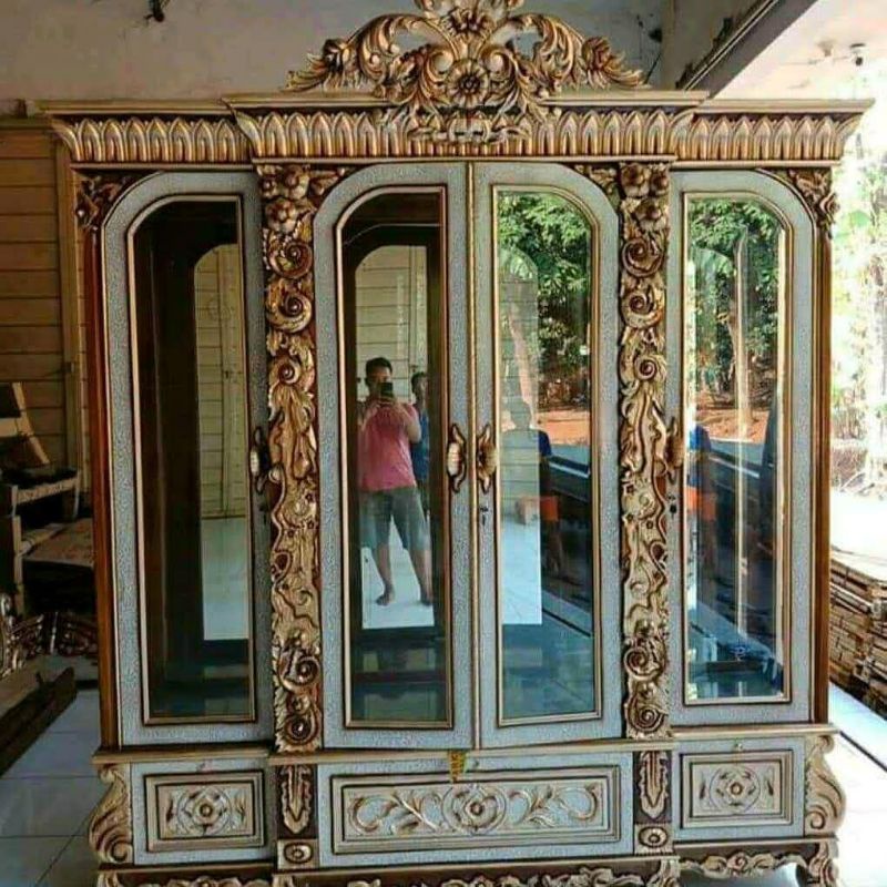 Lemari Hiasan Ruang Tamu Ukir Jati