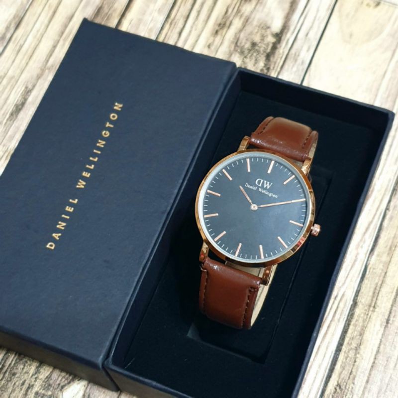 jam tangan pria kulit reseller 50rb, 4cm , bix sesui foto