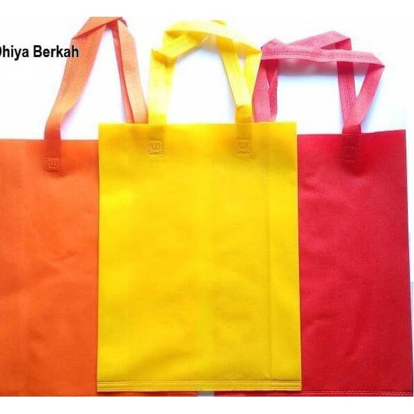 

Februari Maniss 30 X 40 X 10 Goodie Bag / Tas Handle Lipat Samping Kode 466