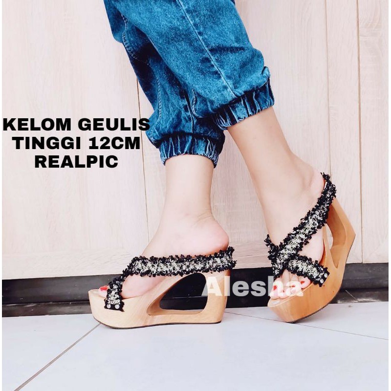 sandal kelom gelis model terbaru