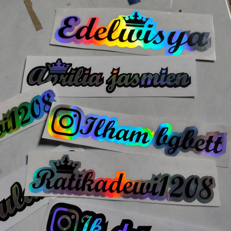 STIKER HOLOGRAM VIRAL MAHKOTA KING AND QUEEN. BISA CUSTOM NAMA.