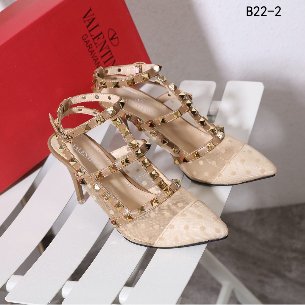 Garavani Rockstud High Heels B22-2