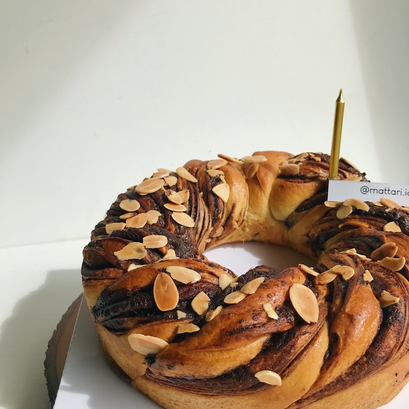 

Gift Hampers Set - Wreath Babka Bread