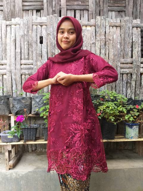 Baju kurung tulle bordir 3D marun