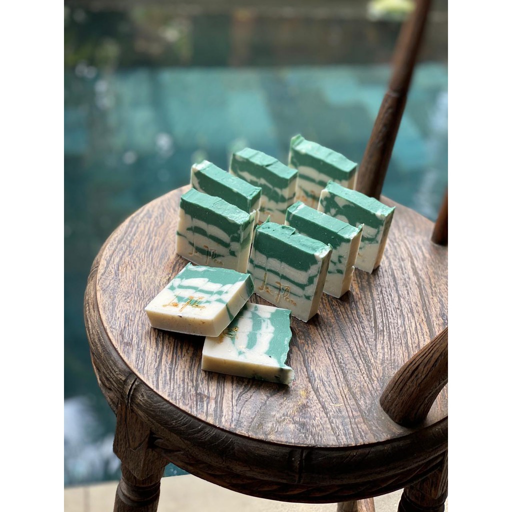 LA FLEUR NATURAL SOAP BAR WITH GREENTEA