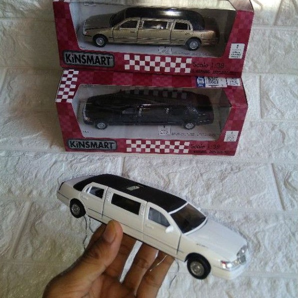 Diecast Limousine Vintage - Diecast Kinsmart 1999 Lincoln Town Car Stretch Limousine