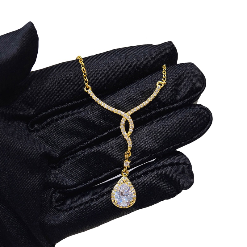 Kalung Emas 18K Dengan Liontin Sayap Malaikat Bentuk Water Drop Pear