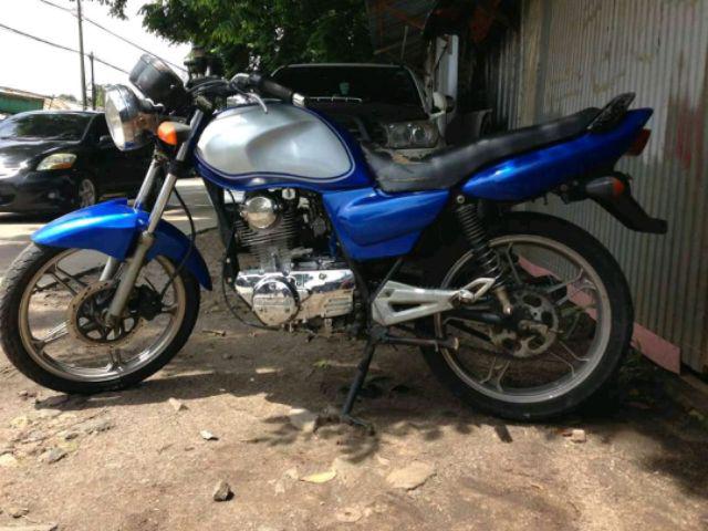 Baut Mur 10 Kunci 13. Panjang Drat 1,5 Cm. Bisa Untuk Baut Siku Lubang