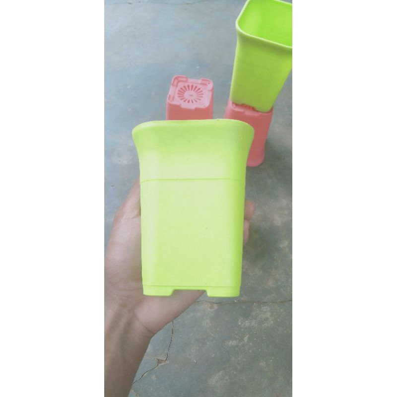 pot kecil unik ukuran 8/pot bunga kecil/pot cantik