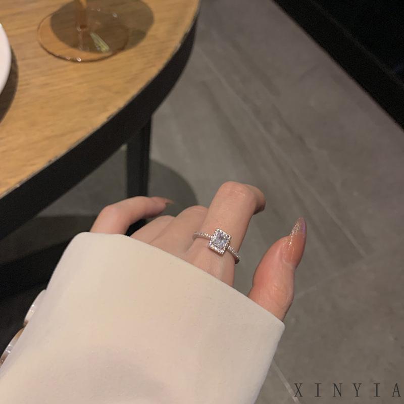 Cincin Model Terbuka Bentuk Kotak Aksen Berlian Bahan Zirkon Untuk Wanita