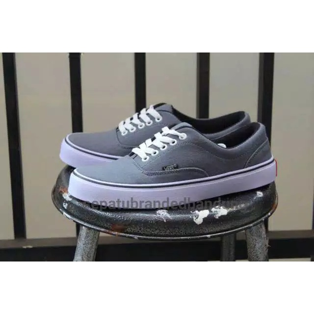 SEPATU SNEAKERS VANSS