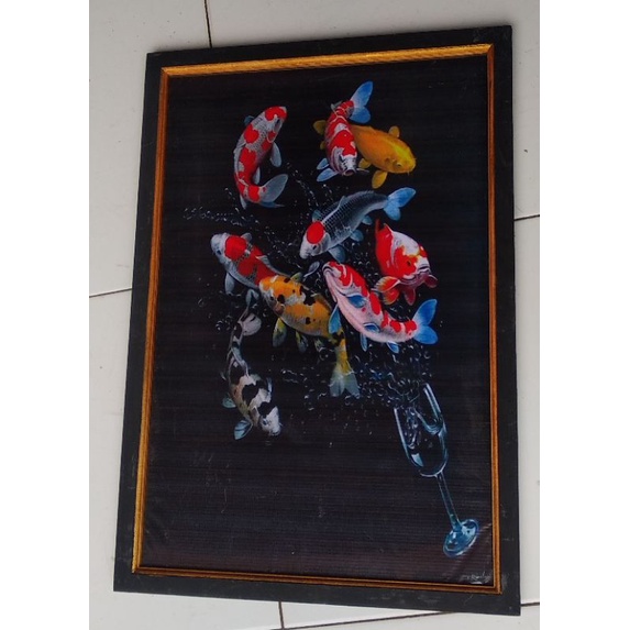hiasan dinding lukisan cetak ikan koi terbang plus Bingkai ukuran 65×45