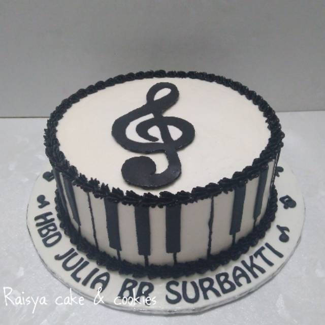 

Kue ulang tahun piano