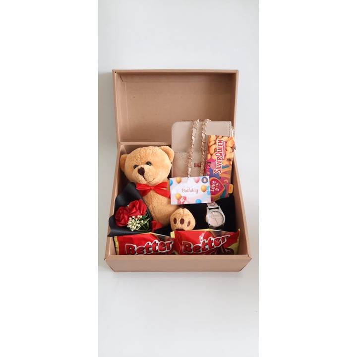 

Giftbox Special Isi Boneka/Aneka Coklat/Jam Tangan/Tas Selempang