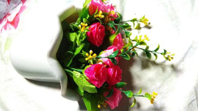 Set Bunga Plastik Aneka Mawar Dengan Plastik Dinding