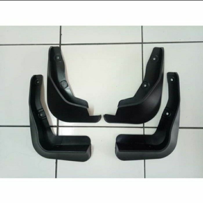 MUDGUARD KARPET RODA PELINDUNG LUMPUR MOBIL CALYA / SIGRA