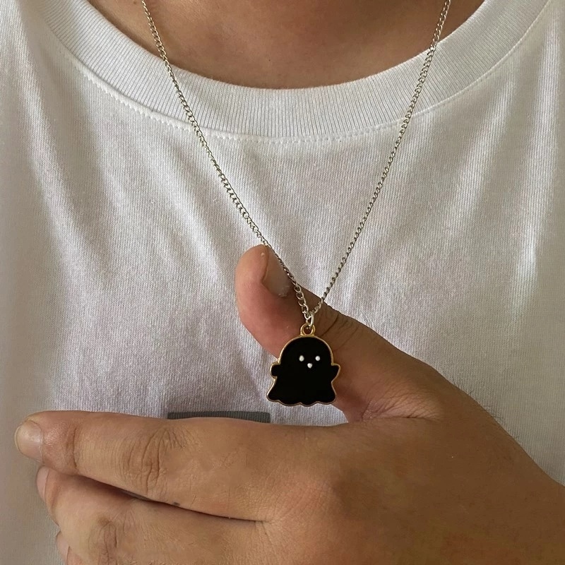 [Women Personality Cute Halloween Black White Small Ghost Couple Pendant Necklace] [Girls Vintage Metal Simple Chain Necklaces ] [Ladies Fashion Clavicle Necklace]