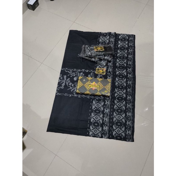 sarung wadimor motif bali 555 hitam terbaru