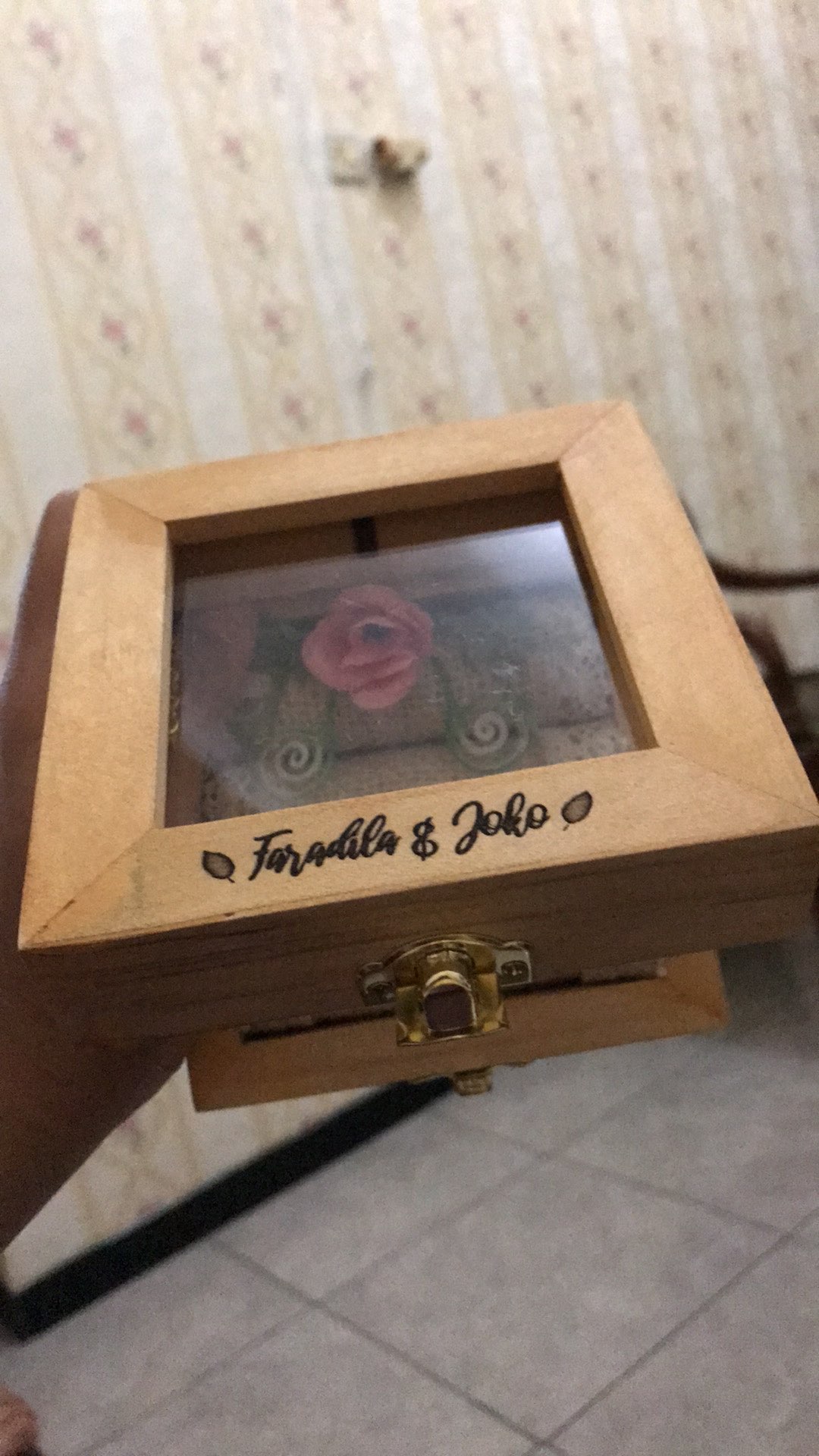 Kotak Cincin Kayu Kecil + Bunga Untuk Seserahan/ Lamaran Kc