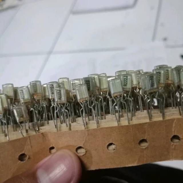 Kapasitor 222 2n2 50v