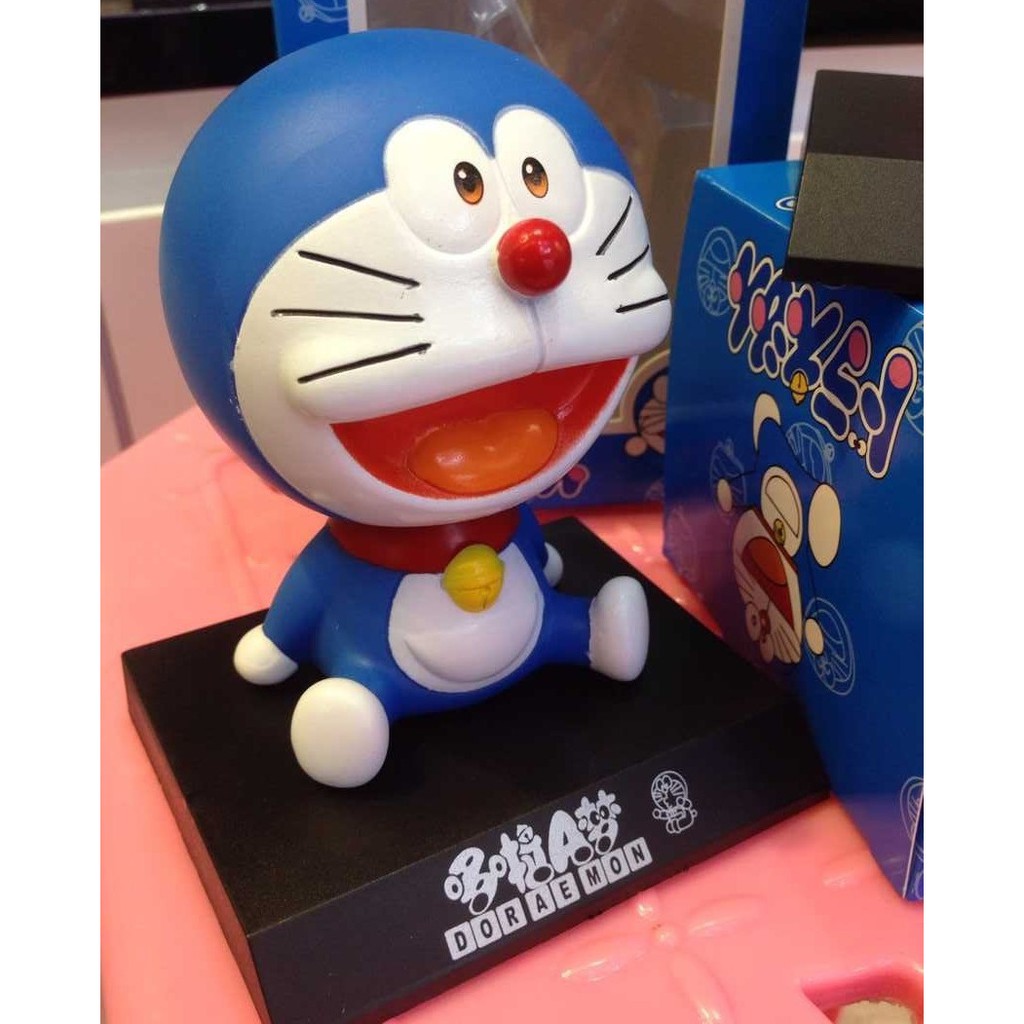 Boneka Figure Miniatur Pajangan Mobil Doraemon Lucu