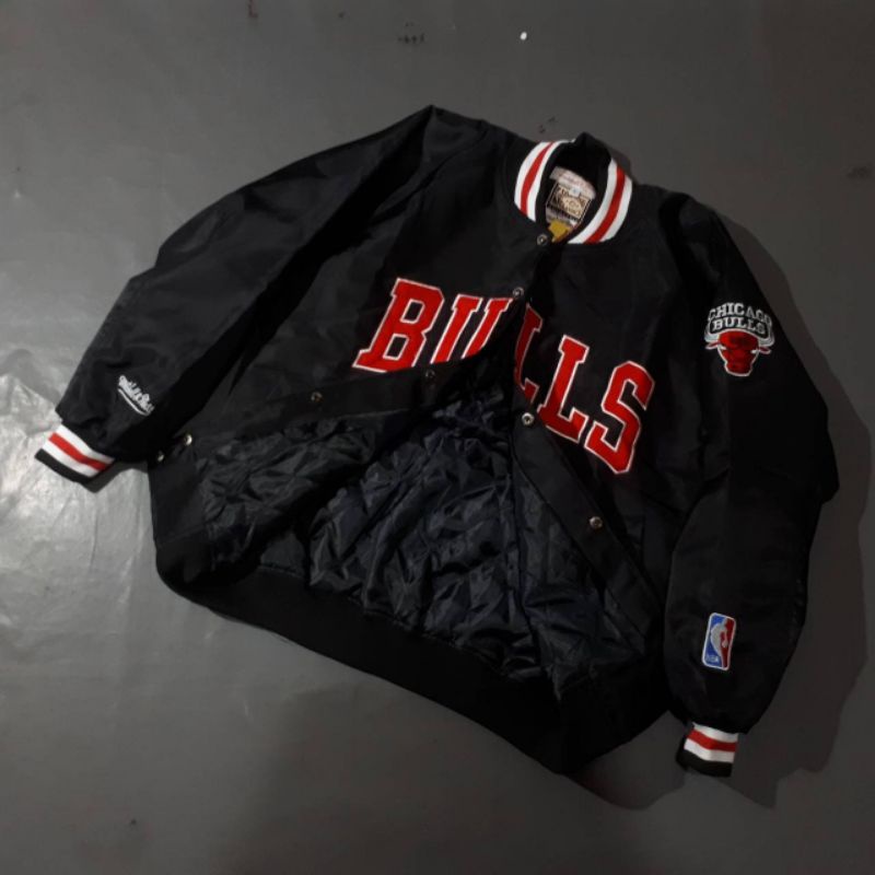 JAKET BOMBER VARSITY CHICAGO BULLS HIGH QUALITY CASUAL HYPE FASHION PRIA