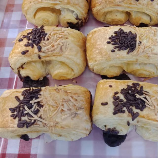 

Croissant coklat keju