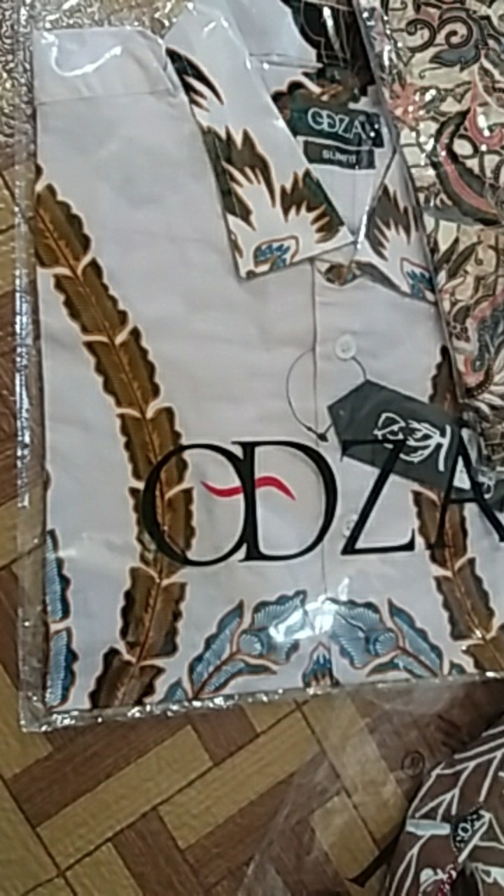 Odza Kemeja Batik Solo Lengan Pendek Slim Fit Modern Pria Araya