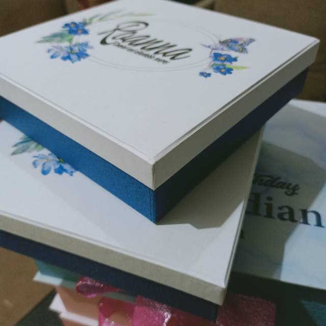 

kotak kado hardbox 25x25x10