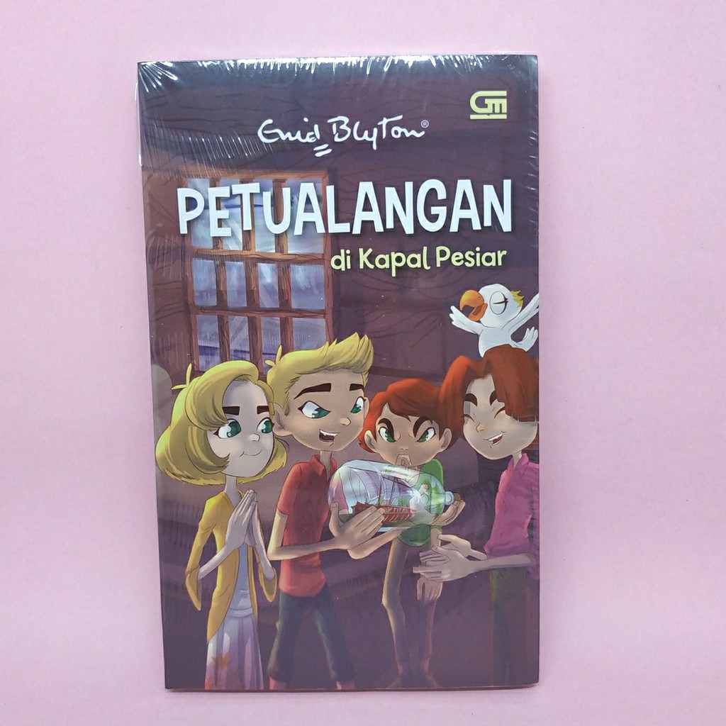 Seri PETUALANGAN Di Kapal Pesiar by Enid Blyton