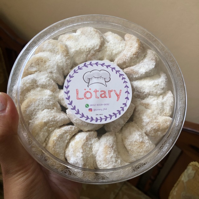 

Kue Salju