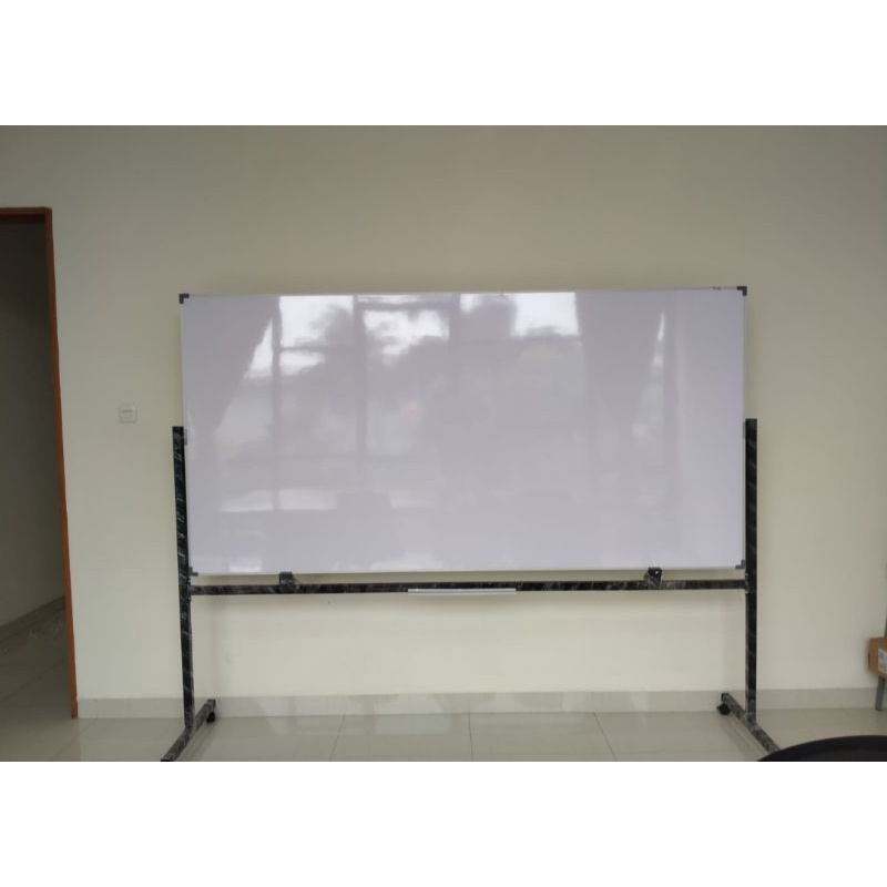 

papan tulis / whiteboard Daiki UK 90x180 cm double face kaki roda