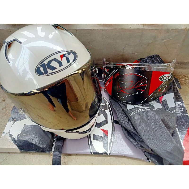 KYT NFR WHITE SOLID EQRS SIZE M SECOND