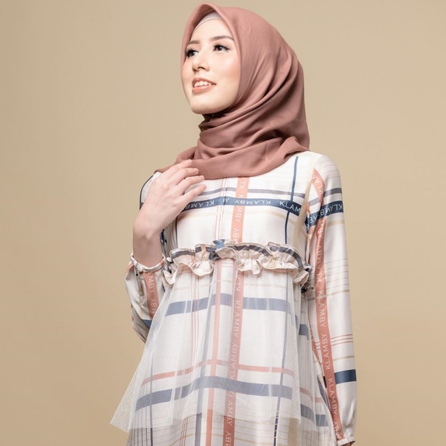 Ananta Blouse Wearing Klamby