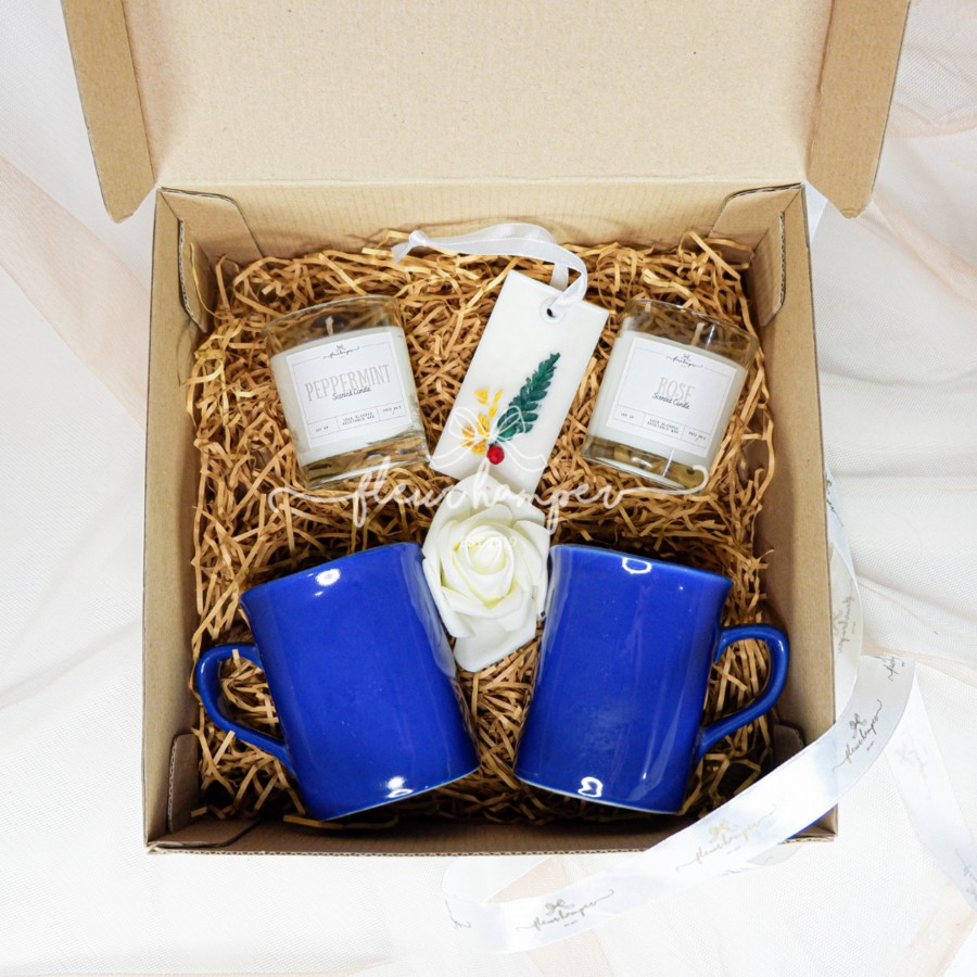 

Wedding Gift Box/ Wedding Hampers Candle