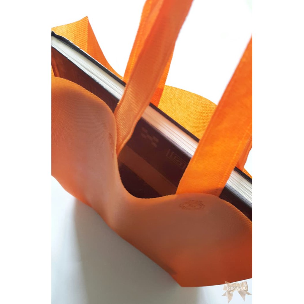 

Murah Tas Kain Spunbond 25x35 - ORANGE / Goodie Bag / Promosi / Souvenir Keren