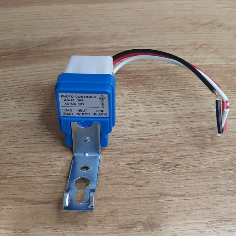 Manequin_Stored Sensor Cahaya Photocell Fotosel Model Selcon Photocontrol Auto Light Switch Sensor