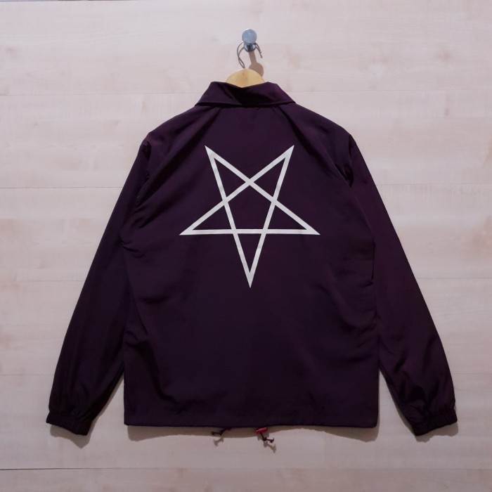 JAKET COACH WINDBREAKER THR4SHER PENTAGRAM BURGUNDY - M