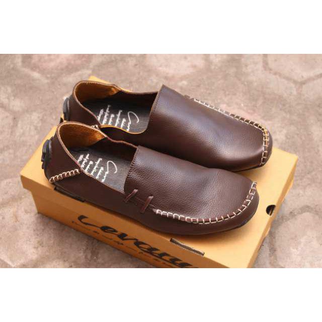 SEPATU KULIT SLIP ON CEVANY MOCCLEA COKLAT