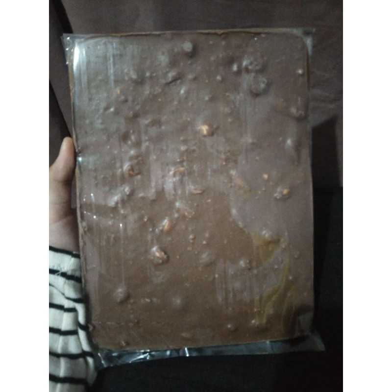 

coklat block leburan silverqueen delfi mix isian kacang mede